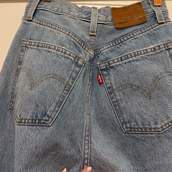 Levi’s Ribcage Split Flare in Classic Blue - Picture 7 of 10